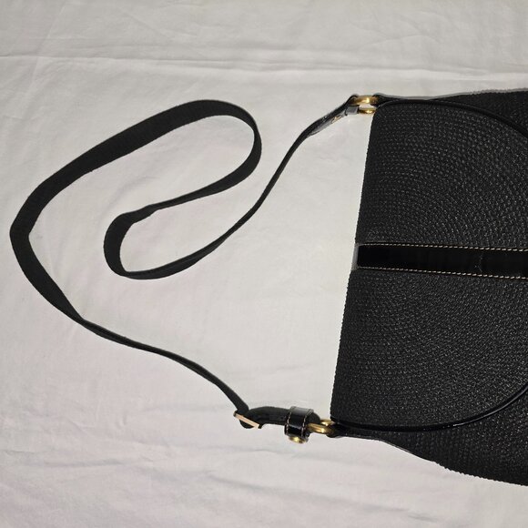 Eric Javits Medium Black Squishee Straw And Patent Leather Flap Crossbody Bag - Picture 12 of 15